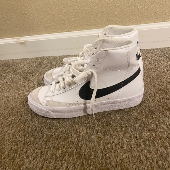 Kids Nike Blazers - Picture 2 of 5